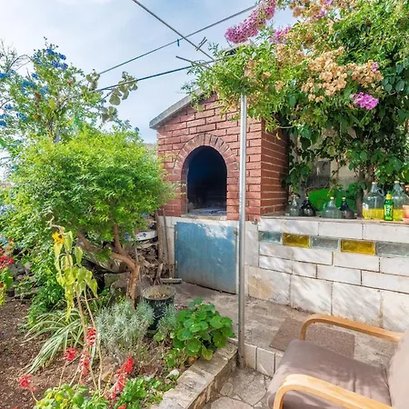 Apartment Apartments By The Sea Businci, Ciovo - 7560