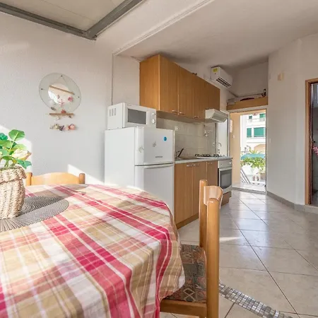 Apartments By The Sea Businci, Ciovo - 7560 Apartment Trogir