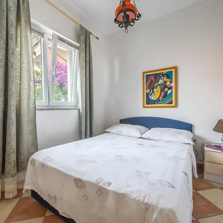 Apartment Apartments By The Sea Businci, Ciovo - 7560 *