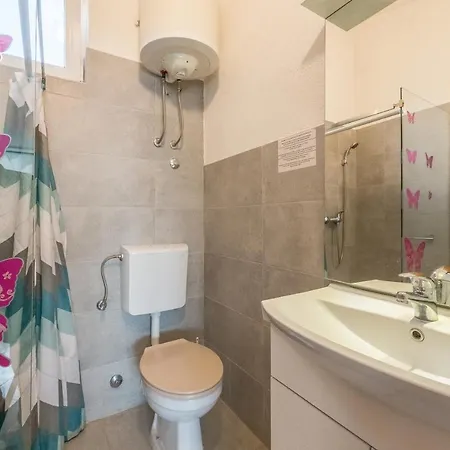 Apartman Apartments By The Sea Businci, Ciovo - 7560 *