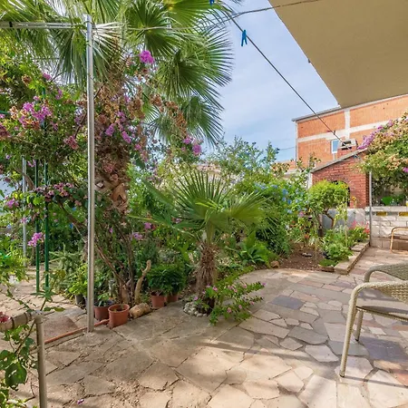 Apartments By The Sea Businci, Ciovo - 7560 *