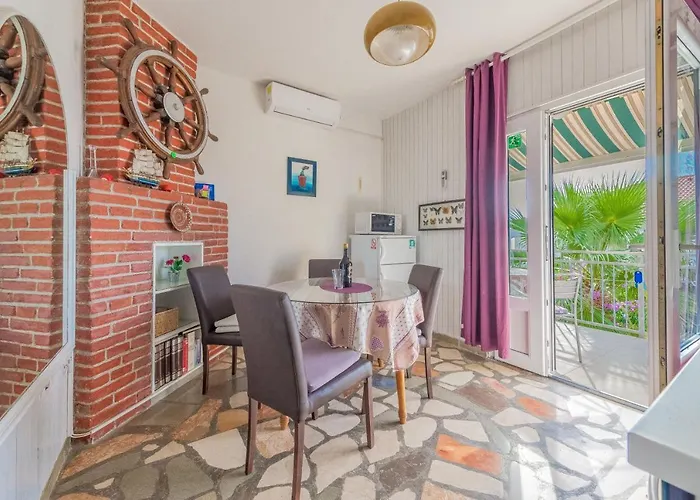 Appartement By The Sea Businci, Ciovo - 7560